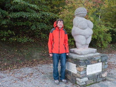 Willendorf-the memorial statue and Vít Lang